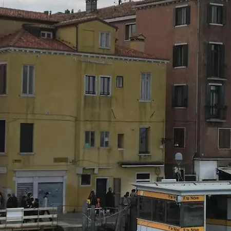 Ca' Sull' Acqua Ferienhaus *