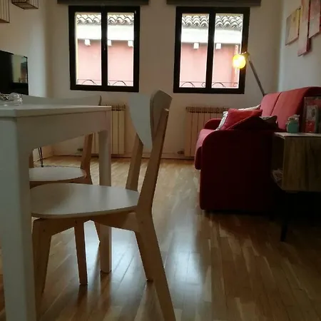 Ca' Sull' Acqua Holiday home *